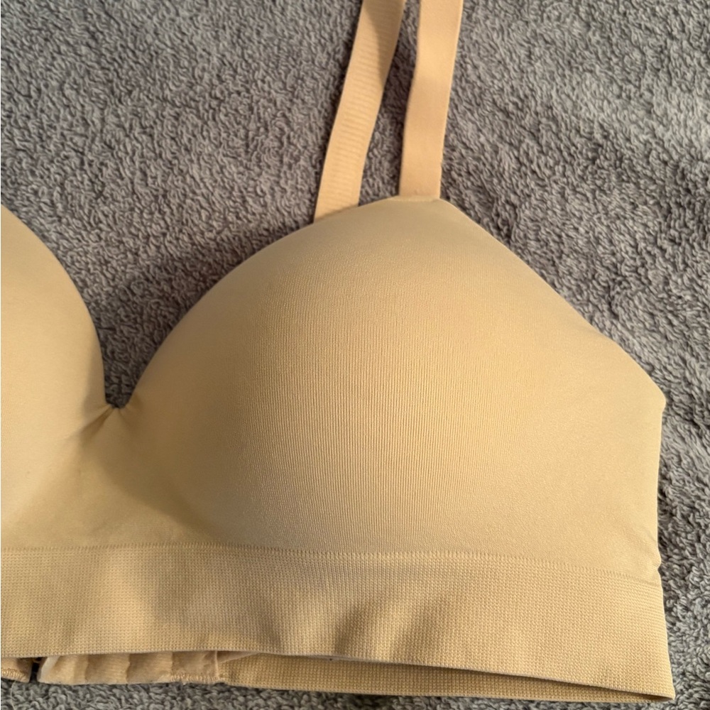 Truekind Seamless Bra Medium Nude/Tan No Underwire Lightly Padded - Picture 3 of 7